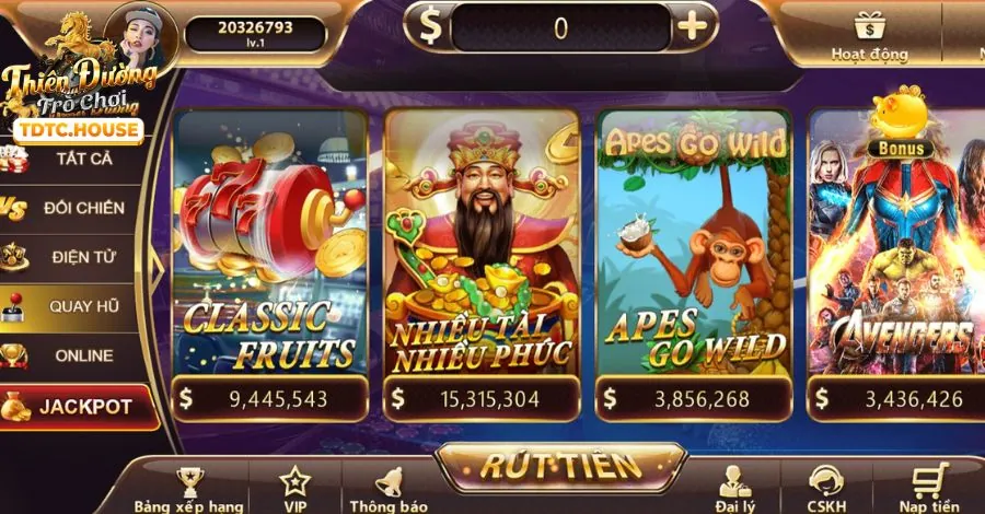 Người chơi Esports và màn hình game